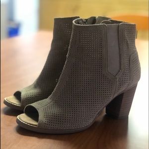 Toms Nude Open Toe Heels